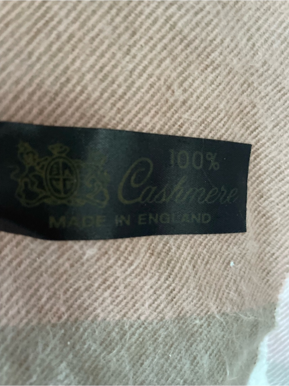 Made in England 100% cashmere pink gray plaid winter scarf, fringe hem - Picture 4 of 4